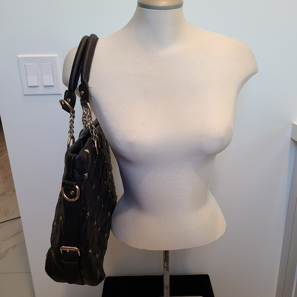 Bebe quilted  LargeTote bag/ Sz 10" height, 14" wide, 4.5 bottom wide - Picture 3 of 7